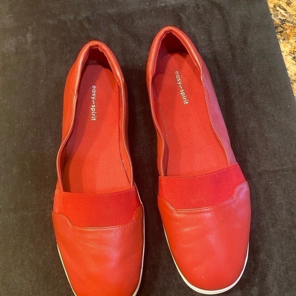Easy Spirit serouce women’s loafers in red preloved almost new. Size 10W leather - Picture 2 of 6